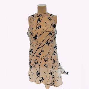 White House Black Market Size M